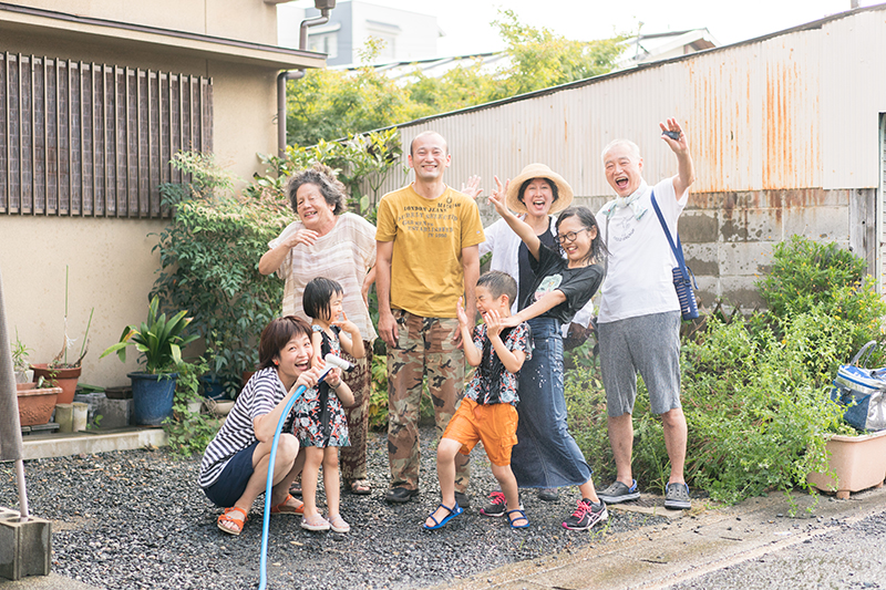 京都の自宅での家族写真撮影