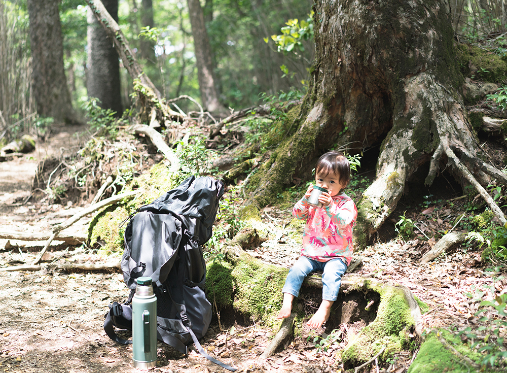 1歳で山登りをする長女